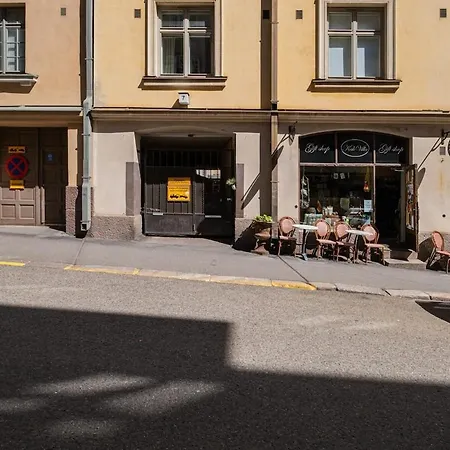 Fall For With Elvis Vibes Free Wifi Daire Helsinki