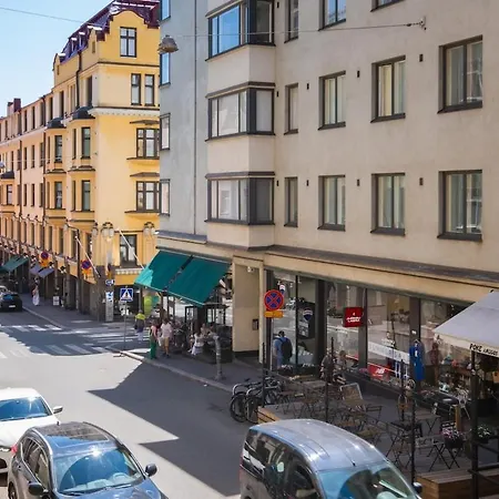 Fall For With Elvis Vibes Free Wifi Daire Helsinki